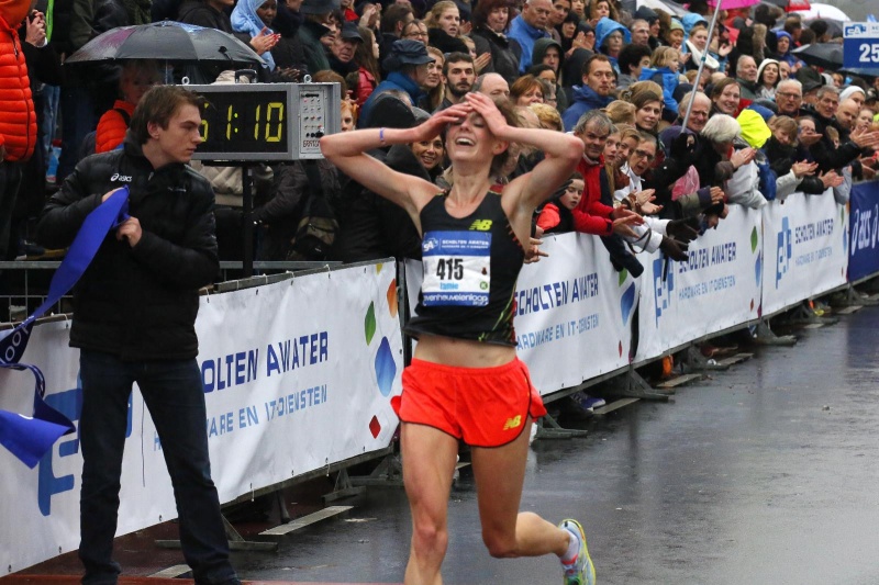 Zevenheuvelenloop finish. Nijmegen, 16-11-2014 . dgfoto.