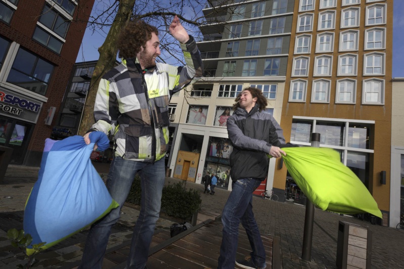 organisatoren kussengevecht op 4 april op Plein 44. Nijmegen, 5-2-2015 . dgfoto.