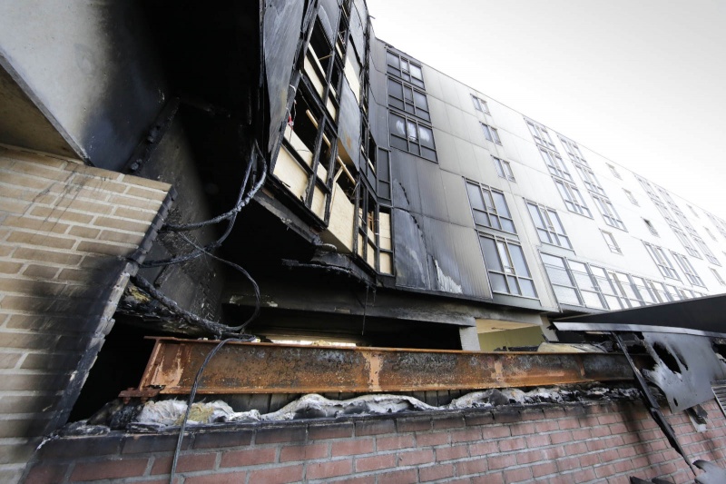 renovatie brandflat notenhout. Nijmegen, 16-4-2015 . dgfoto.