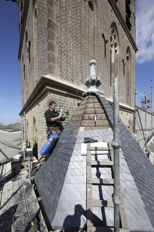 renovatie Stevenskerk uitzicht vanaf, op steigers van, leisteen, . Nijmegen, 23-4-2015 . dgfoto.