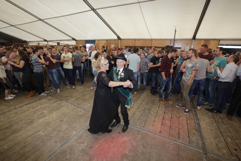 kermis in de horst is de drukste van de regio; graag foto van de drukte met koningspaar aan het dansen, 7-9-2015 . dgfoto.