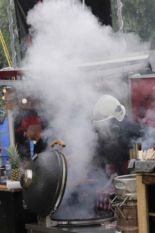 Vierdaagsefeesten, Zomerfeesten, Vierdaagse 2015, Kaaij, pornoburger. Nijmegen, 20-7-2015 . dgfoto.