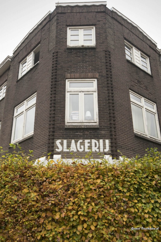 Hugo de Grootstraat, slagerij. Nijmegen, 17-11-2015 .