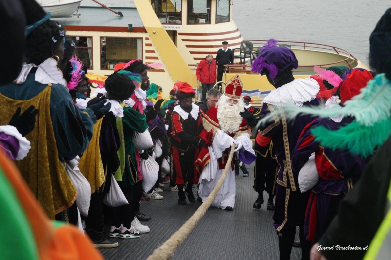 Intocht Sinterklaas Waalkade. Nijmegen, 14-11-2015 .