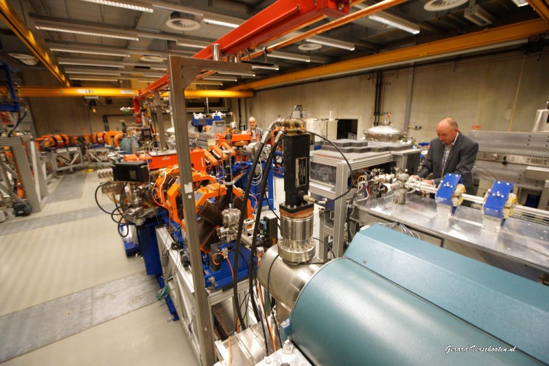 De b?tafaculteit van de Radboud Universiteit opent vrijdag het vernieuwde laserlab en de kas, planten, Vrije electronen laser. Nijmegen, 29-10-2015 .