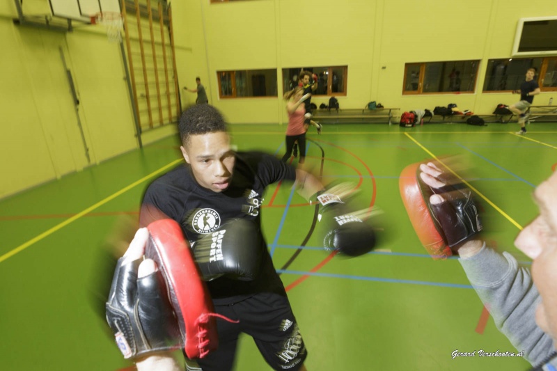 Boksen: Elaige Camara
Elaige is afgelopen weekend Nederlands kampioen geworden. en triner Willy van Haaren .  Nijmegen, 3-12-2015 .