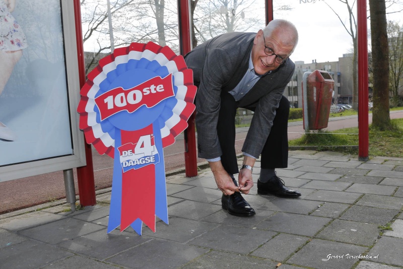 Vierdaagseverhaal Johan Willemstein. Viel uit in Dukenburg. Nijmegen, 4-4-2016 .