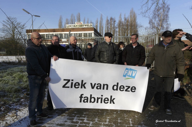 Portretten van vijf werknemers van LincolnSmitweld plus foto van vakbondsman en bedrijf. Nijmegen, 18-1-2016 .