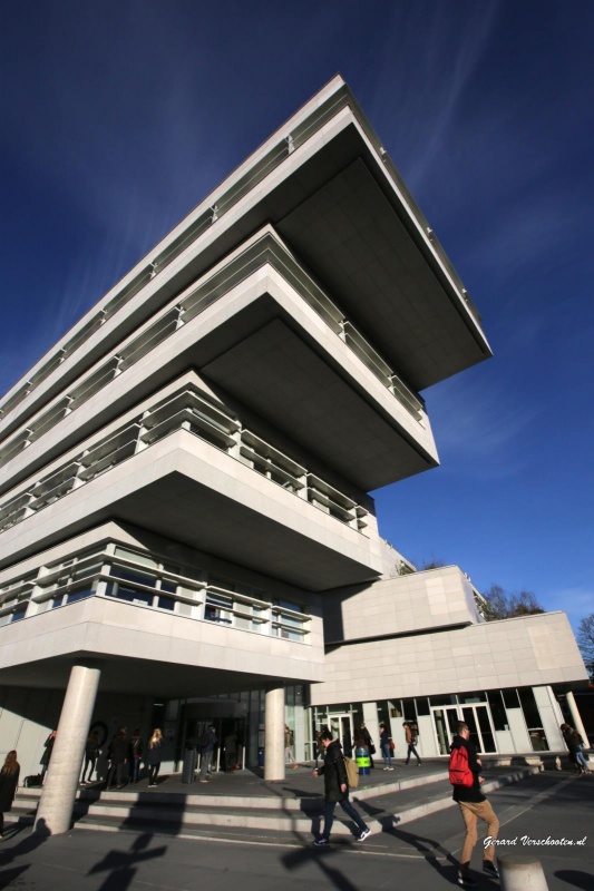 ixperium hogeschool nijmegen (digileercentrum) Scholieren bezig met ict Gebouw hoek Kapittelweg. Nijmegen, 23-11-2015 .