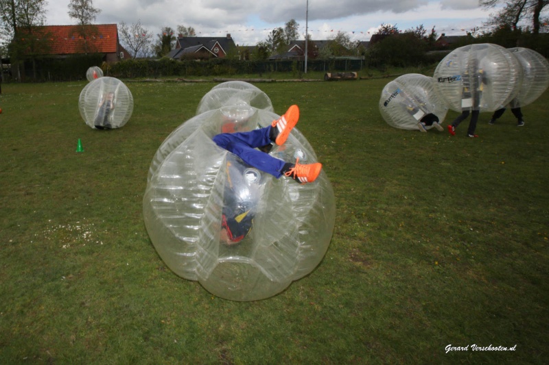 Koningsdag 

spelletjes in Bergharen
, 27-4-2016 .