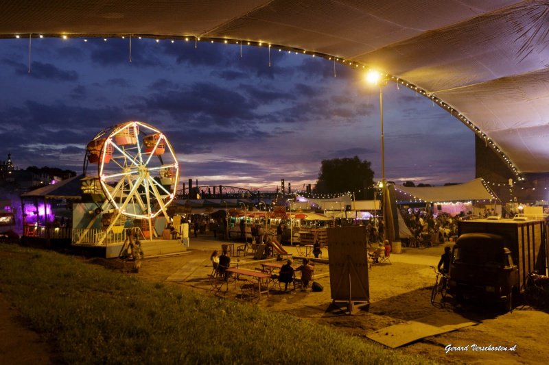 sfeer op de Kaaij. Nijmegen, 7-8-2016 .