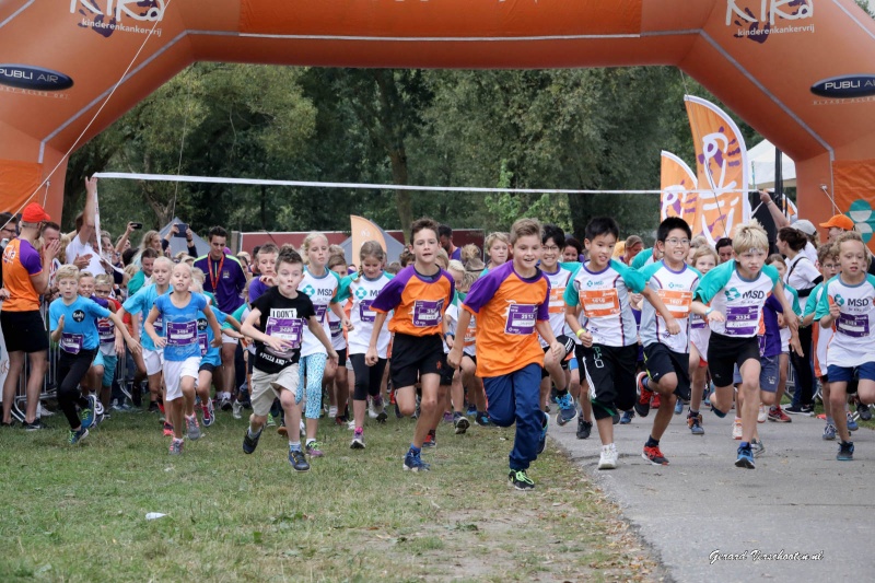 De Kikarun doet zondag voor het eerst Nijmegen (Berendonck bij Wijchen) , 18-9-2016 . Kidsrun