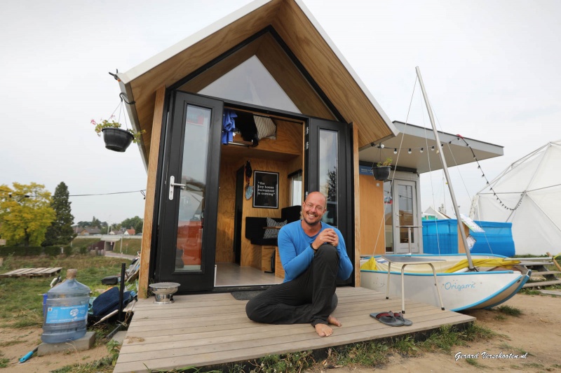 Jeroen Clemens die in een tiny house woont. Nijmegen, 22-9-2016 .