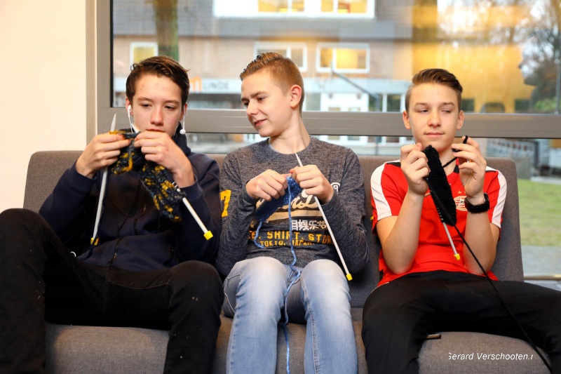 Scholieren krijgen breiles op Montessore. Nijmegen, 23-2-2017 .