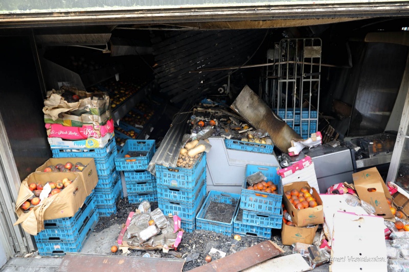 Nog weinig opgeruimd na brand in winkelcentrum Weezenhof. Nijmegen, 8-5-2017 .