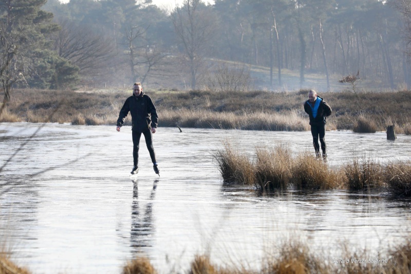 Schaatsen op Hatertse vennen, weliswaar aan de kant..... Nijmegen, 8-2-2018 .