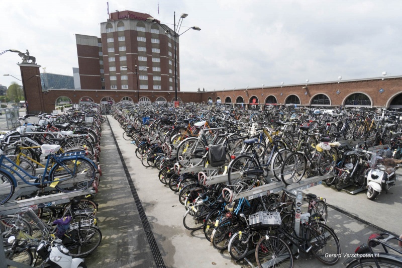 Alle fietsen hadden wegens onderhoud al weg moeten zijn van de fietsenstlling bij het station. Midden in de vakantie gaat de Afac morgen de fietsen weghalen. Nijmegen, 1-5-2018 .