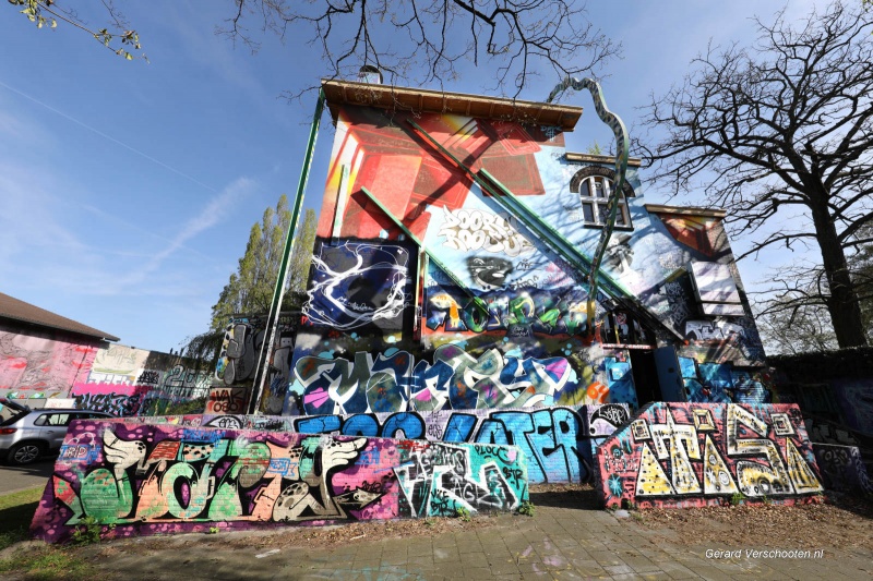 Oud Doornroosje Groenewoudseweg, vol grafity. Nijmegen, 19-4-2018 .