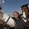 \"Heumen, 19-3-2012 . Noud Dirks gaat in een klein half jaar te paard naar Istanboel. Zijn paard staat in de stallen in Heumen\"