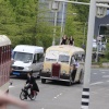 studentenvereniging Carolus Magnus. Ze bestaat 85 jaar. En daarom rijdt ze vanaf 14.00 vanaf de Wedren met allemaal oude en open vehikels door de stad. De heren in jacquet en hoge hoed en vrouwen in mantelpakjes. Nijmegen, 9-5-2013 . dgfoto..