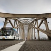 Waalbrug weekend afgesloten, Voornamelijk bussen en fietsers.. Nijmegen, 9-6-2013 . dgfoto.