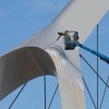 De nieuwe stadsbrug, de Oversteek, wordt geschilderd.. Nijmegen, 26-8-2013 . dgfoto.