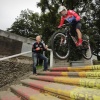 mountainbikers Alex Peters en Jeroen van Eck, die een week later meedoen aan de city downhill, Lindenberg. Nijmegen, 17-9-2015 . dgfoto.