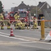 Gaslek bij spoorwegovergang Elst, Brandweer en Liander speuren, Alles afgezet. Elst, 3-10-2015 . dgfoto.