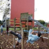 \"Meyhorst. 26-10-2005, Kinderen, allochtoon,  hebben schoonmaakaktie en spelen in de speeltuin. Buurtkantoor Talis met Ton Strik
foto: Gerard Verschooten ? FC\"