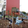 \"Meyhorst. 26-10-2005, Kinderen, allochtoon,  hebben schoonmaakaktie en spelen in de speeltuin. Buurtkantoor Talis met Ton Strik
foto: Gerard Verschooten ? FC\"