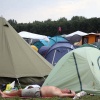 \"Lowlands, Biddinghuizen,
tussen de concerten door dutten op de camping\"