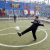 \"Panna voetbal,  in een kooi, Graafseweg Graafsebrug met grafiti.\"