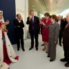 \"Opening van \'De wereld van Katherina\', nieuwe expositie in museum de Valkhof in aanwezigheid van Katherina herself, burgemeester de Graaf, de nieuwe Amerikaanse ambassadeur, mevrouw Fay Hartog Levin, Vanuit de Lindenberg ging de stoet naar het Valkhofmuseum.\"