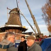 \"Nijmegen, 19-11-2009 .  Het afhalen van de wieken van de St. Annamolenop 28 meter\"