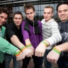 \"Nijmegen, 21-1-2010 . HAN Kapittelweg, jongens  hebben armbandje voor aids-fonds hebben ontwikkeld\"