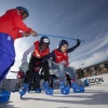 \"Malden, Schaatsbaan  bij AH. kinderen krijgen schaatsles\"