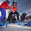 \"Malden, Schaatsbaan  bij AH. kinderen krijgen schaatsles\"