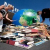\"Nijmegen, 19-7-2010 . Zomerfeesten, Vierdaagse
Boekenberg met paar duizend boeken op pleni station, kunnen reizigers gratis meenemen\"