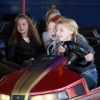 \"Batenburg, kermis met meisjes in de botsauto\'s\"