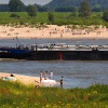 \"Nijmegen, 27-6-2011 . 30 graden in Nijmegen, Waalstrandje vanaf Lentse kant\"