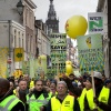 \"Nijmegen, 16-2-2012 . Mars van Respect door schoonmakers, Duizenden (!) schoonmakers lopen voor de achtste mars naar Nijmegen. Zij liepen van Kelfkensbos naar ROC en terug.. alwaar een schuimkanon stond\"